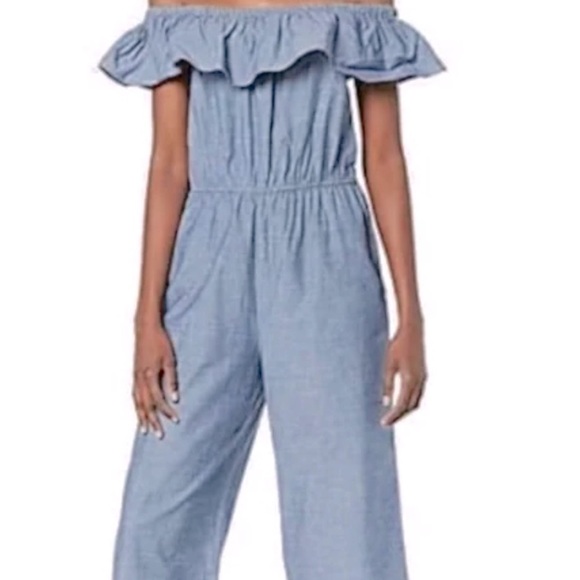 Vero Moda Off Shoulder Chambray Jumpsuit Size Medium - Picture 1 of 14